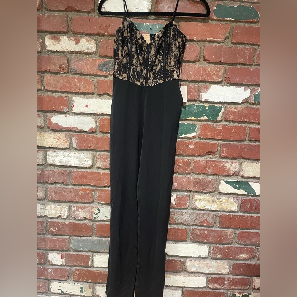 Superdown Bella Lace Jumpsuit in Black size XS NWT - Picture 2 of 3